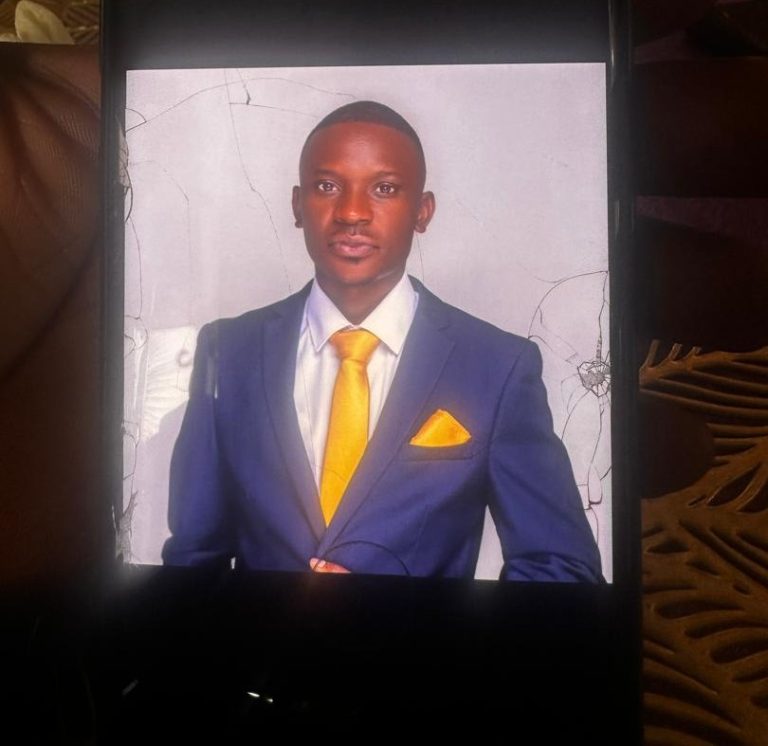 impersonating State House staff